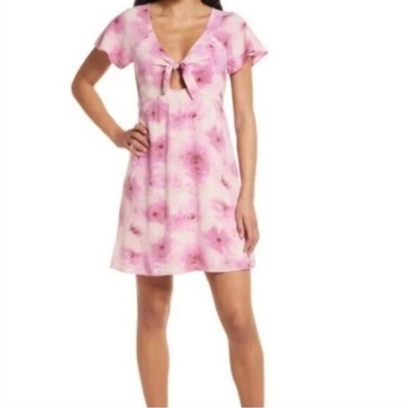 NWT Abound Abstract Pink Floral V-neck Cutout Mini Skater Dress Size Small - Picture 1 of 10